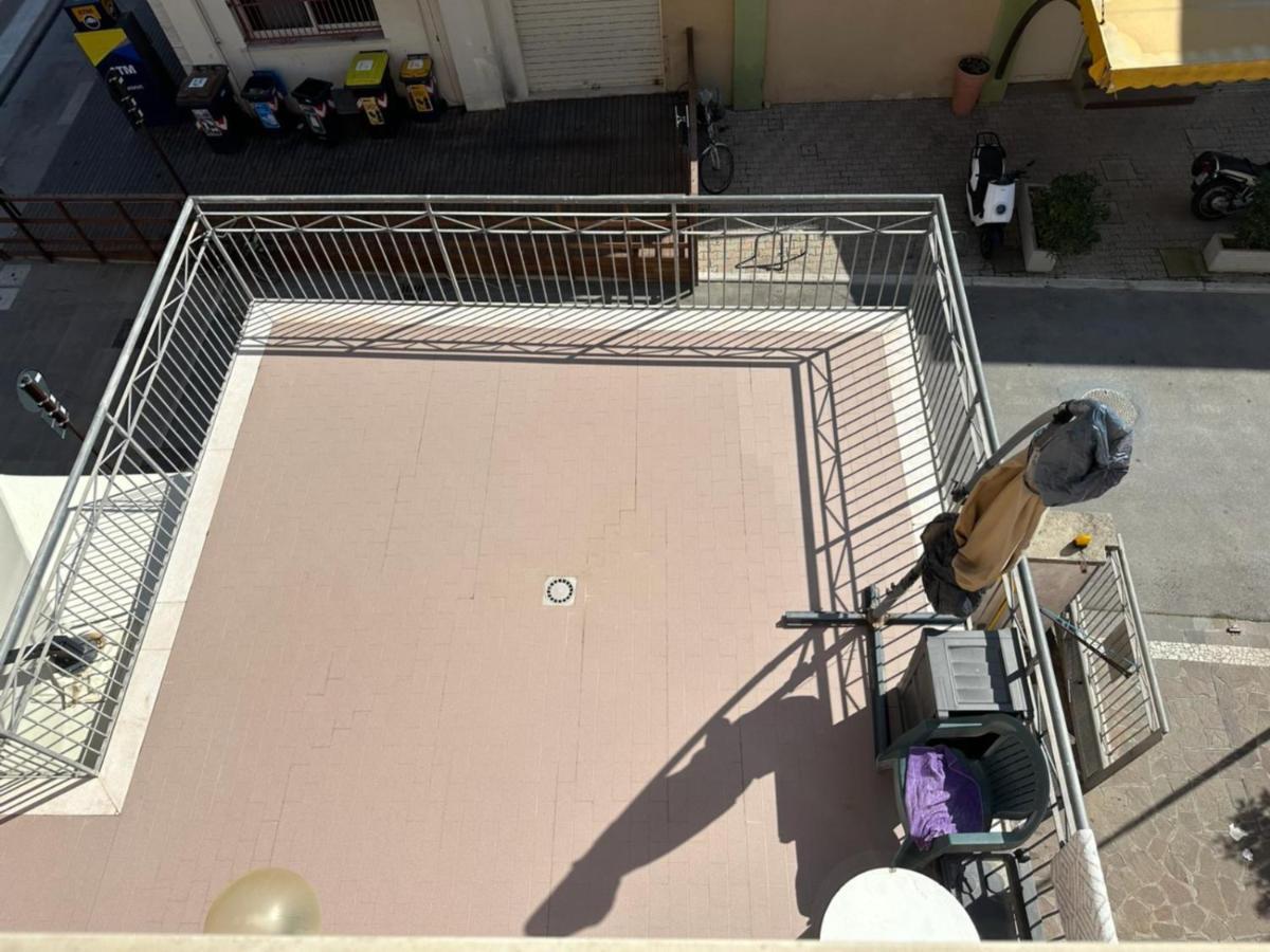 Beach House Holiday Apartments Rimini Exterior photo