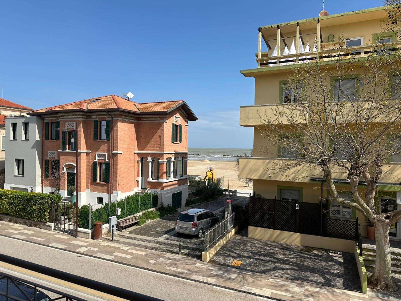 Beach House Holiday Apartments Rimini Exterior photo