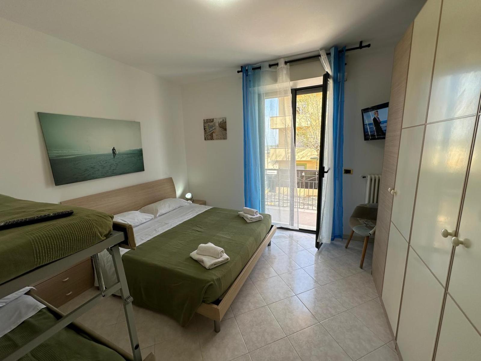 Beach House Holiday Apartments Rimini Exterior photo