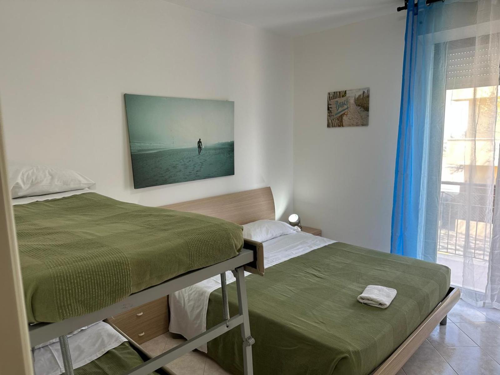 Beach House Holiday Apartments Rimini Exterior photo