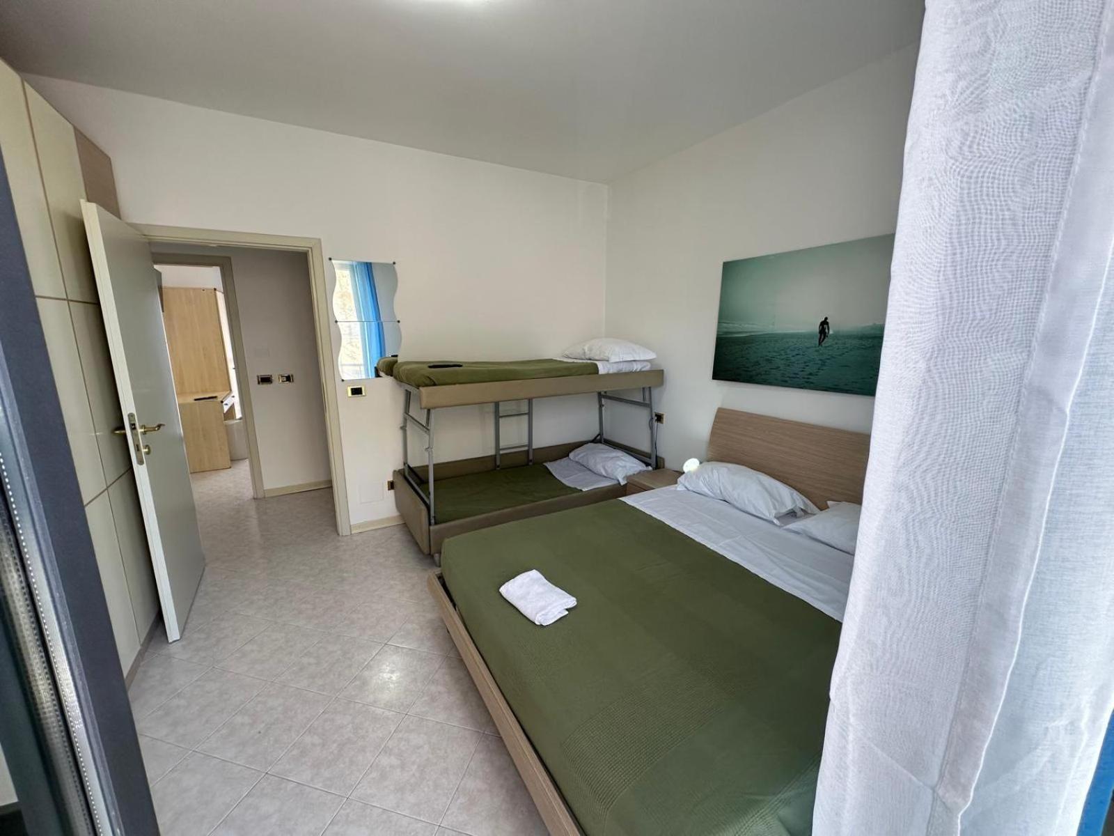 Beach House Holiday Apartments Rimini Exterior photo